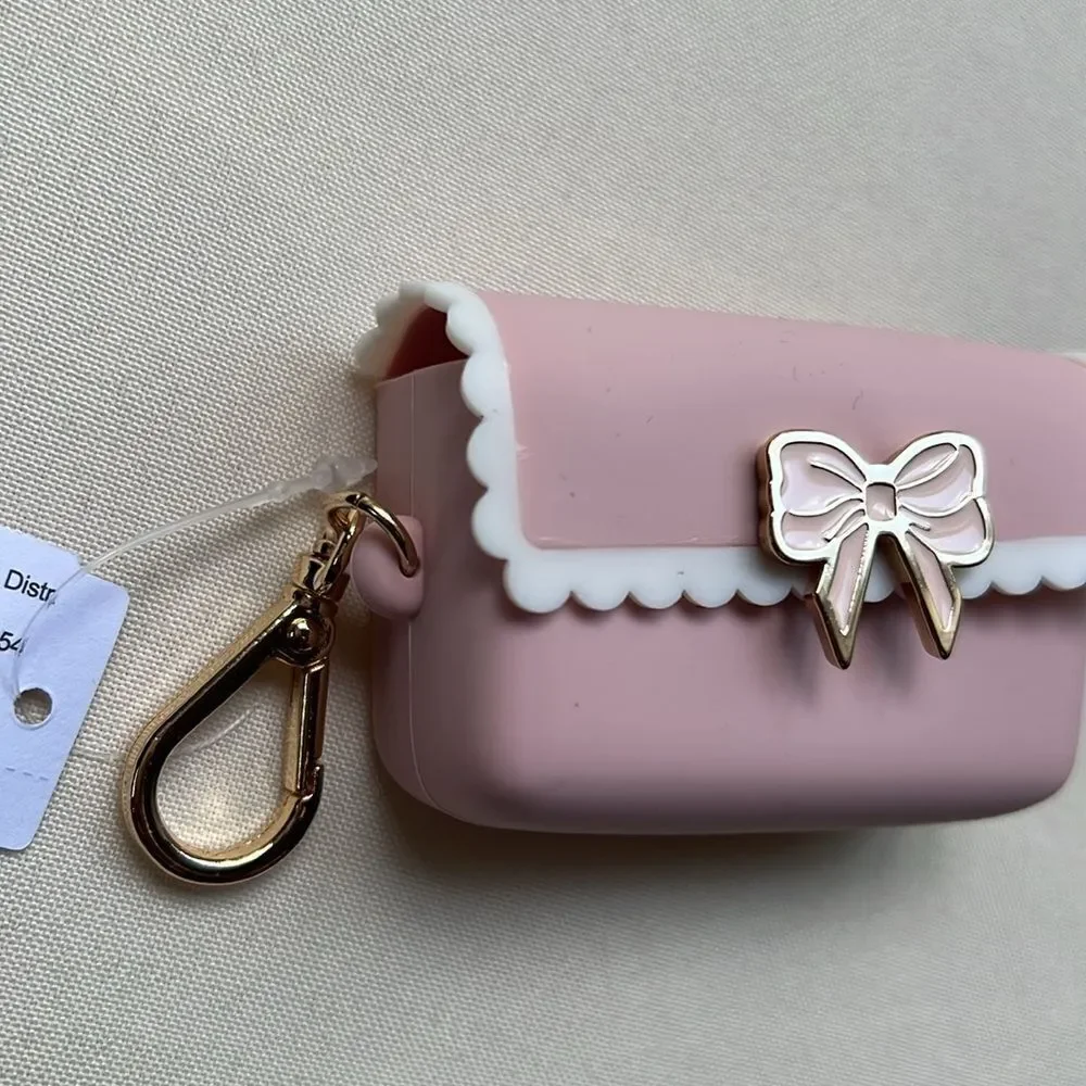 Bath & Body Works Pink Scalloped Bow Snap Case for Hand Sanitizer - Picture 9 of 10
